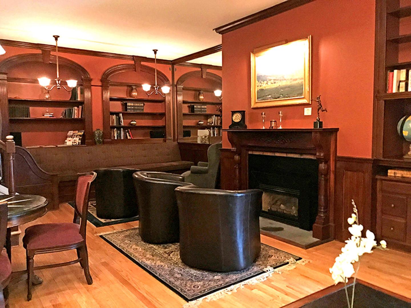 Old Lyme Inn - Library