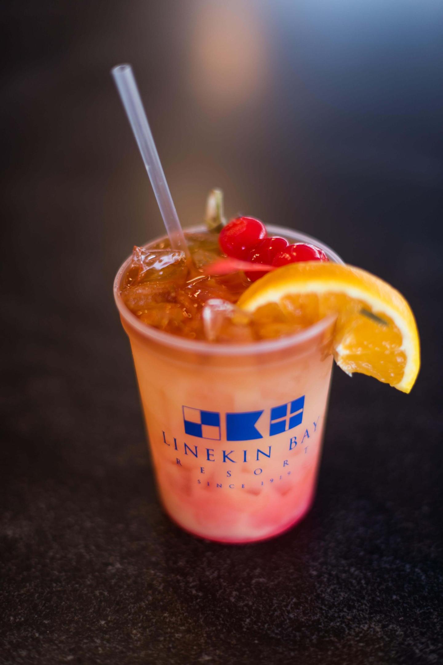Deck Bar & Grill