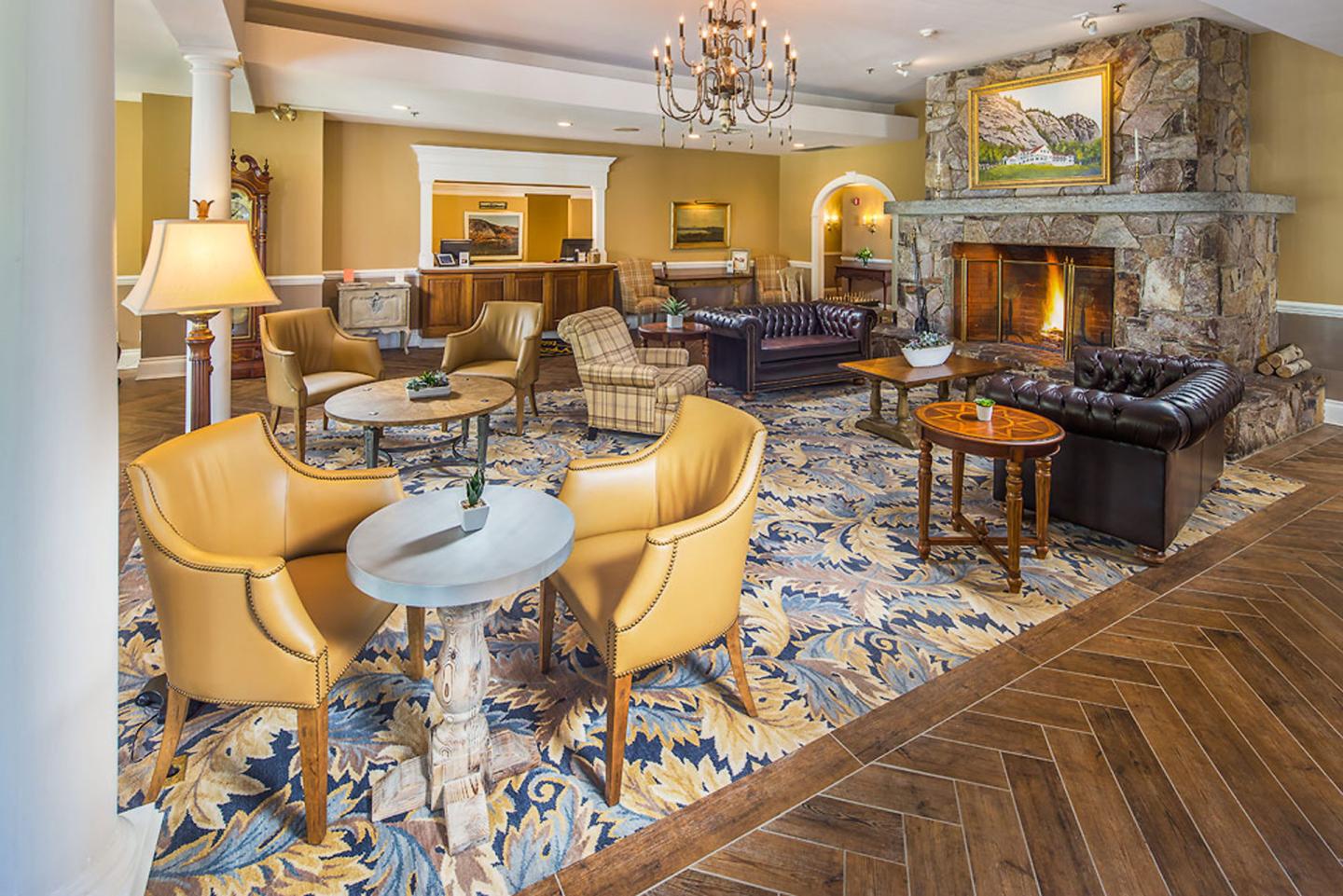 White Mountain Hotel and Resort - Lobby