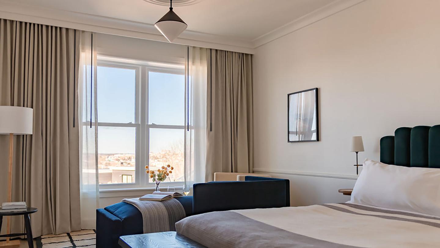 Longfellow King Room