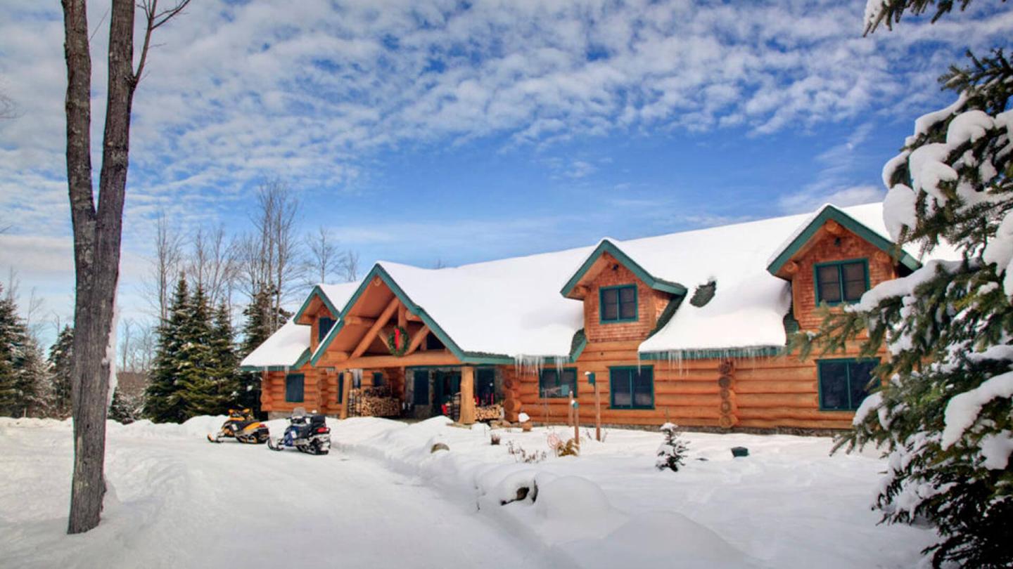 Loon Lodge Inn & Restaurant – Rangeley, Maine