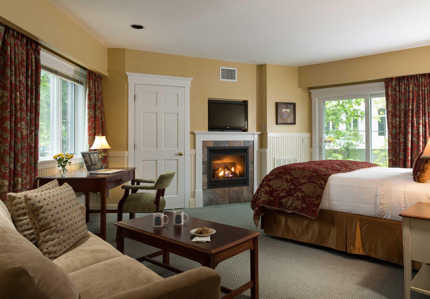 Riverview Fireplace Suite