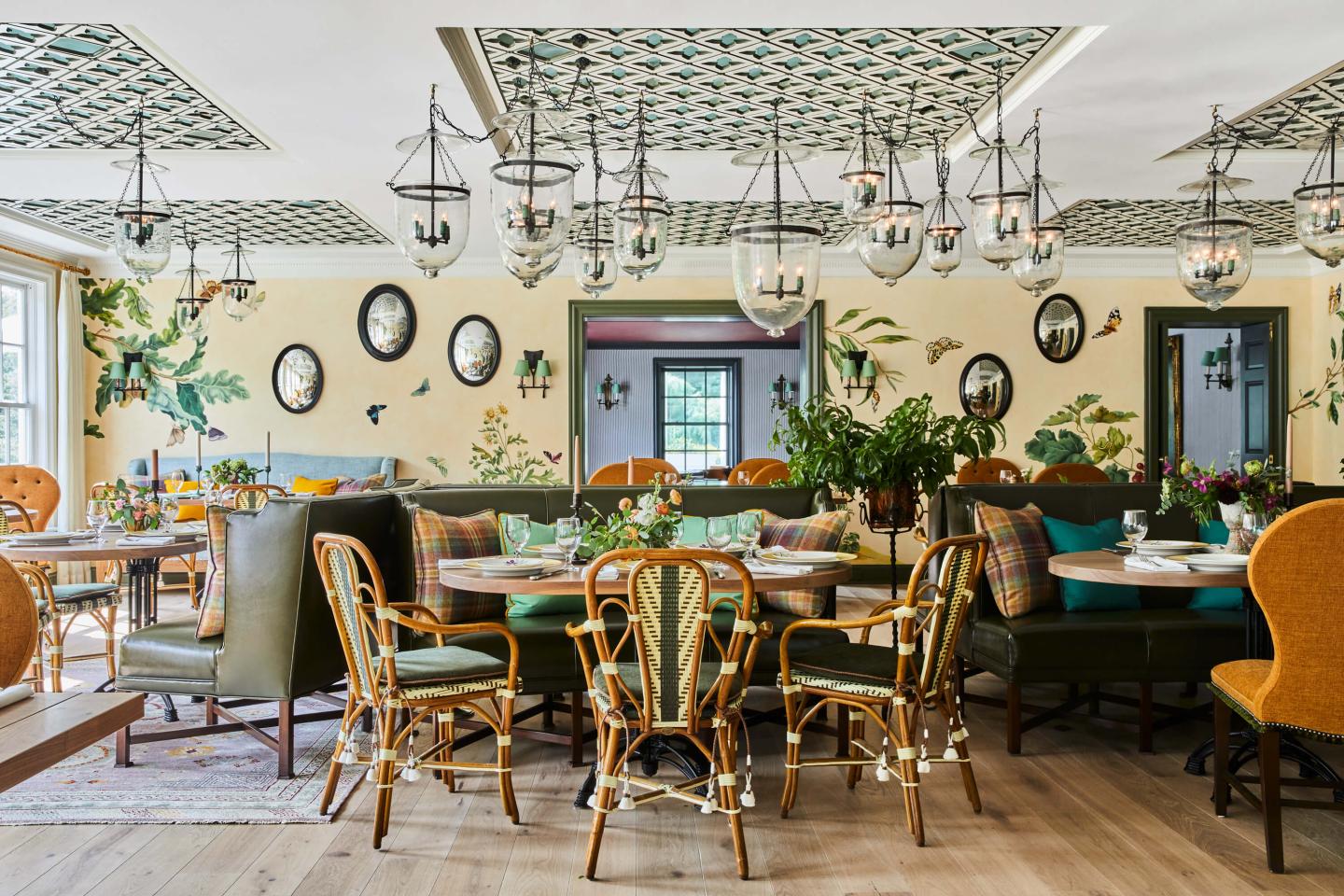 Resthttps://www.newenglandinnsandresorts.com/sites/default/files/media-images/MAY_Restaurant_The_GardenAccomodations_Room_035_02.2021.jpg