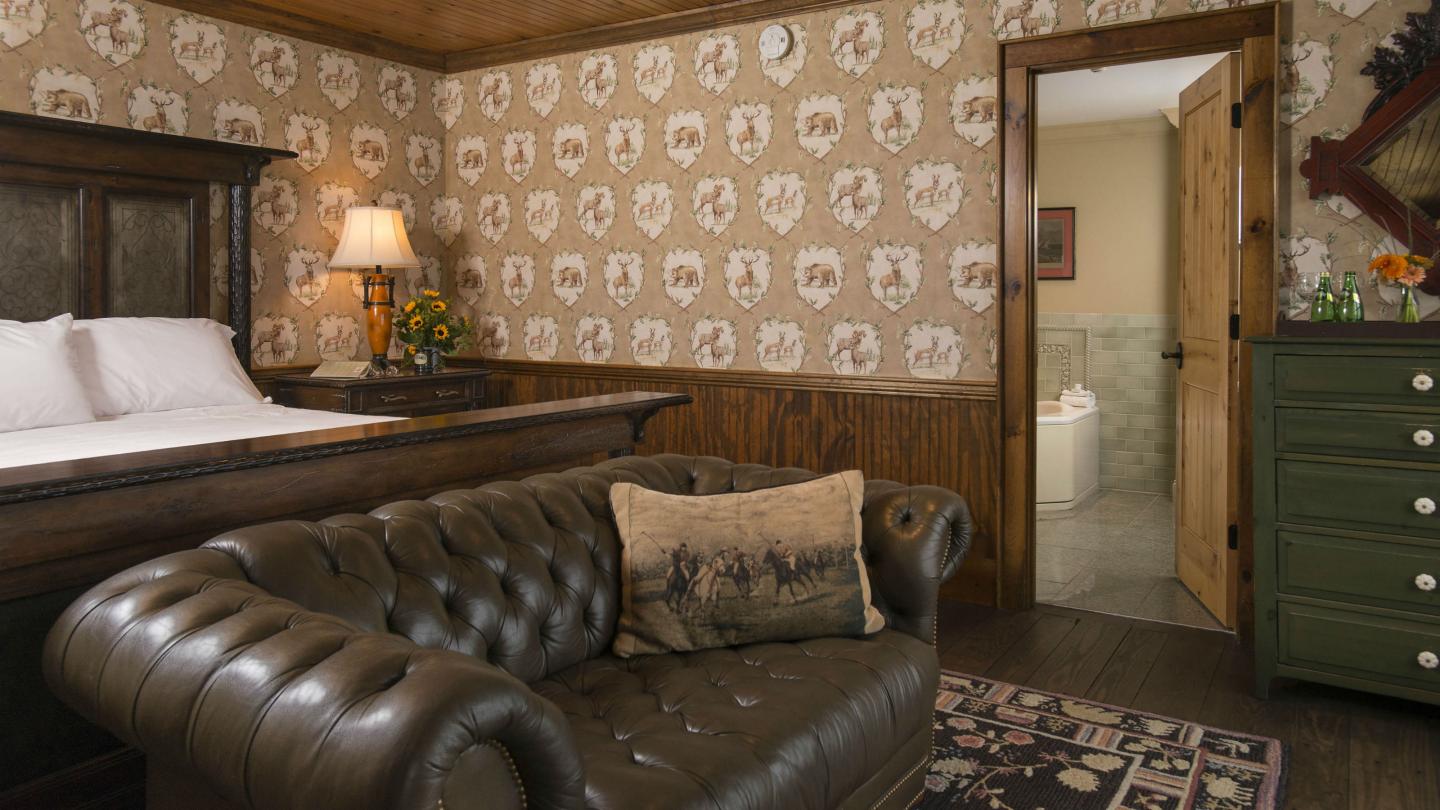Mountain Top Inn & Resort Suite
