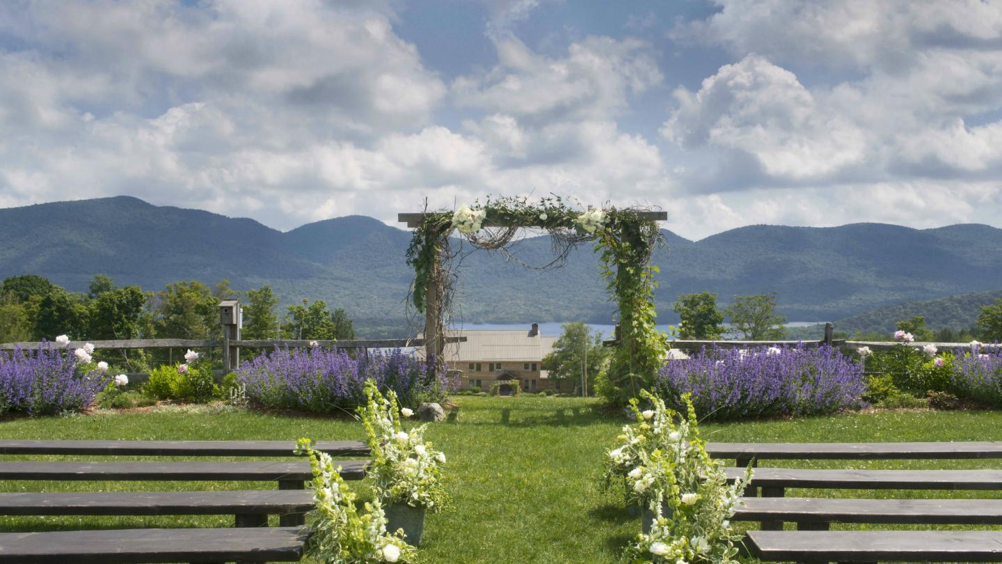 Mountain Top Inn & Resort wedding knoll