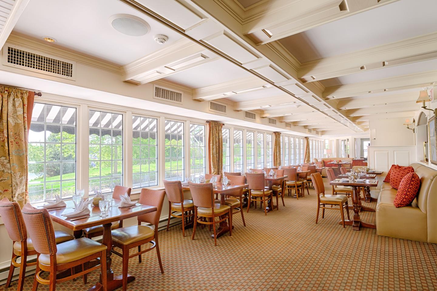 The 1637 Main Dining Room