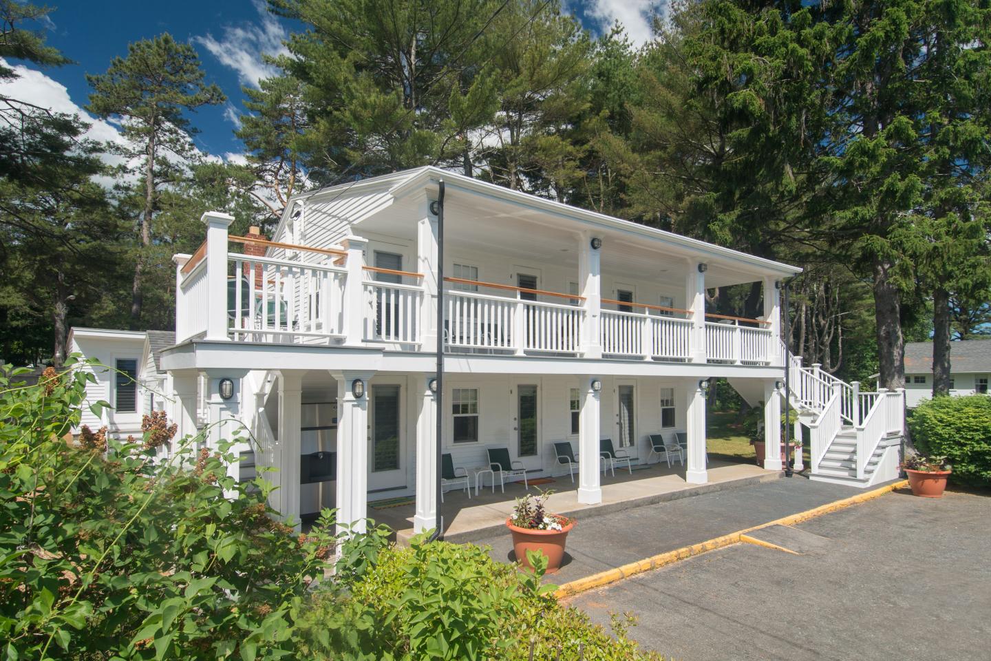 The Dunes on the Waterfront - Exterior