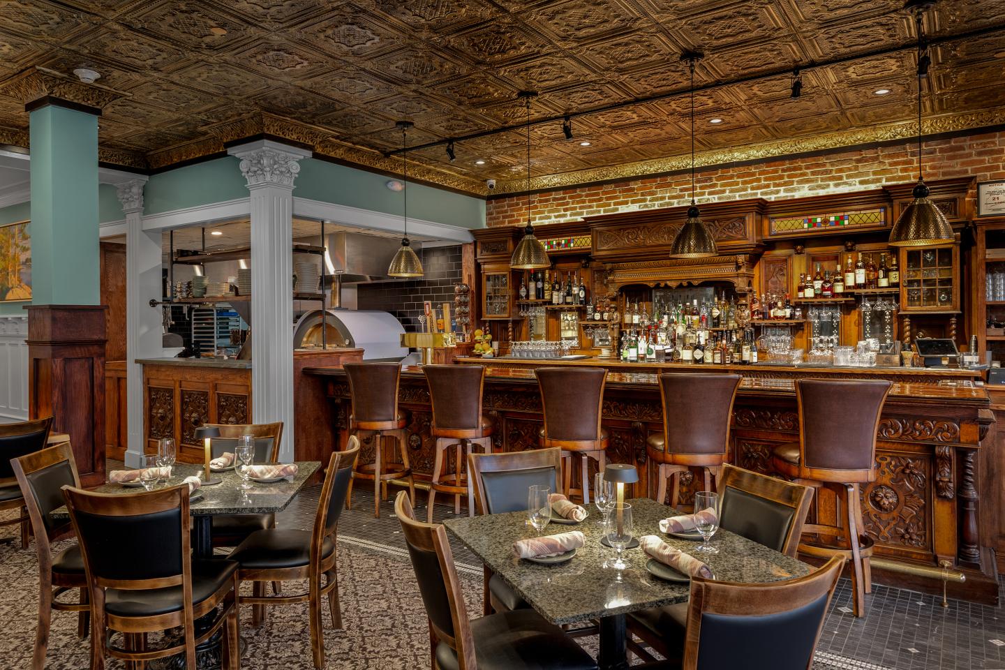 Oak Room Lobby Restaurant