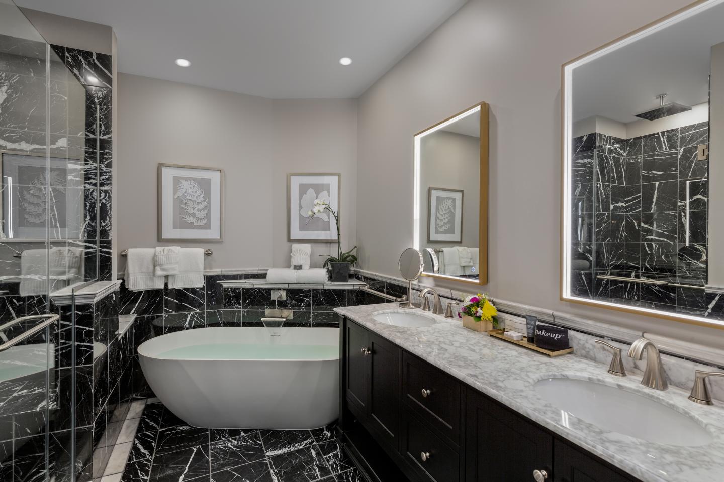 Ocean Suite Bathroom