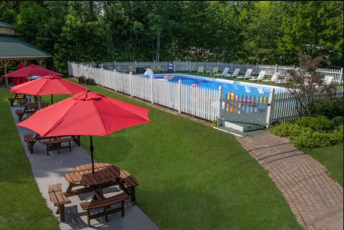 Outsdoor Pool