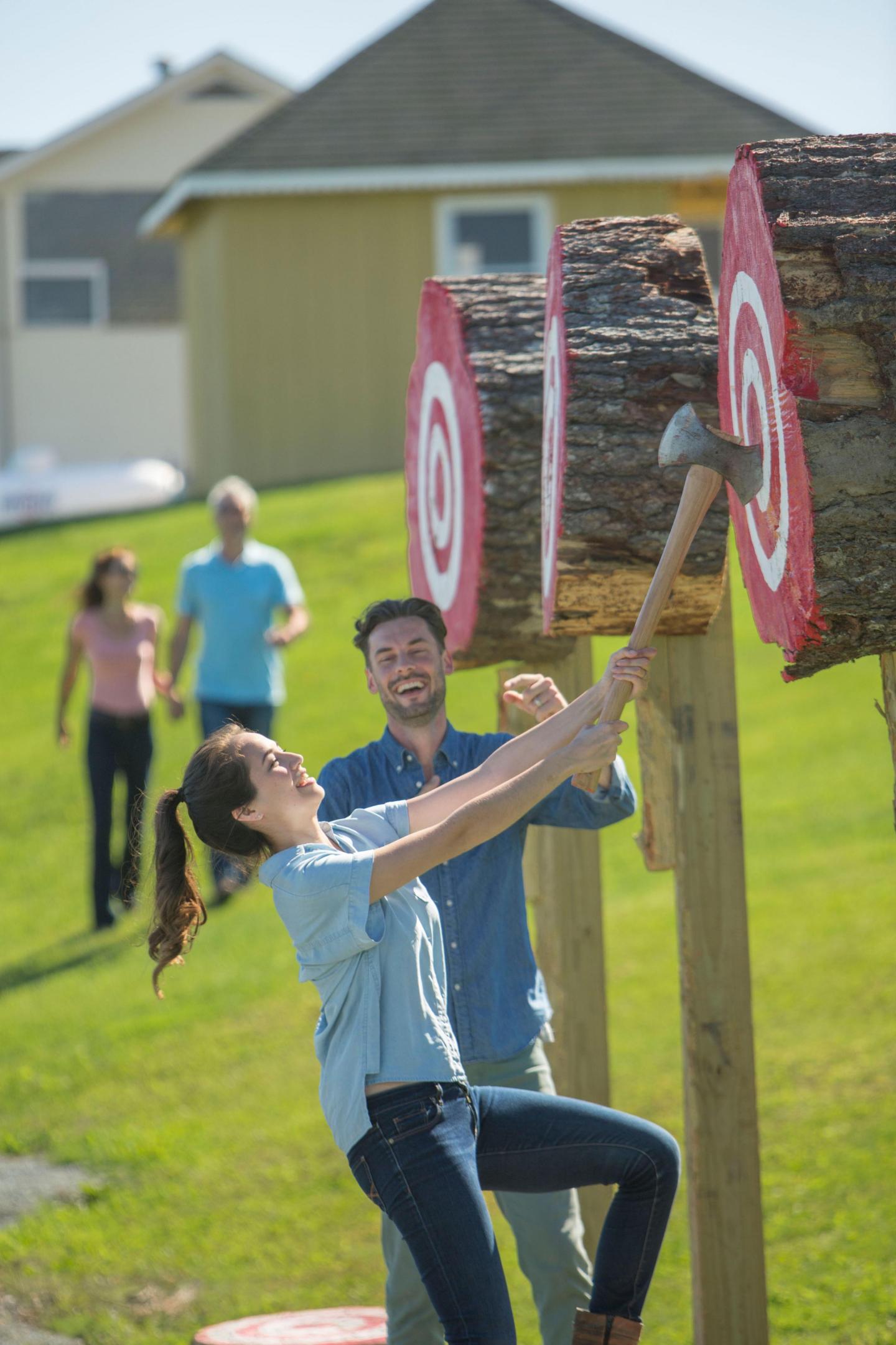 Mountain View Grand Resort and Spa - Ax Throwing