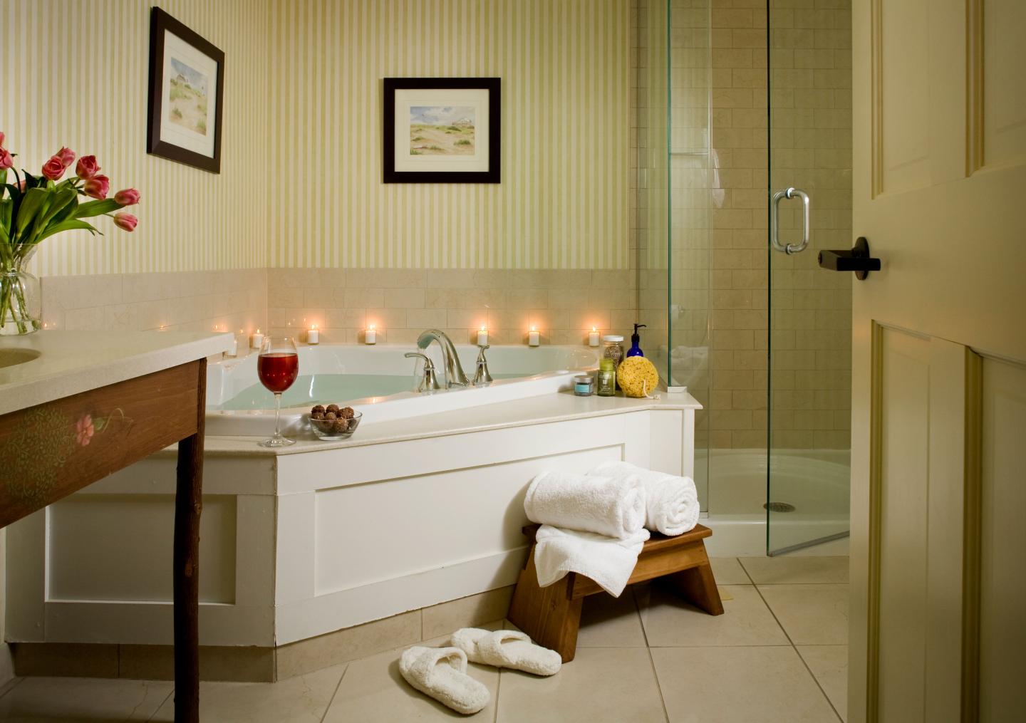 Lake Opechee Inn and Spa - Guest Bath