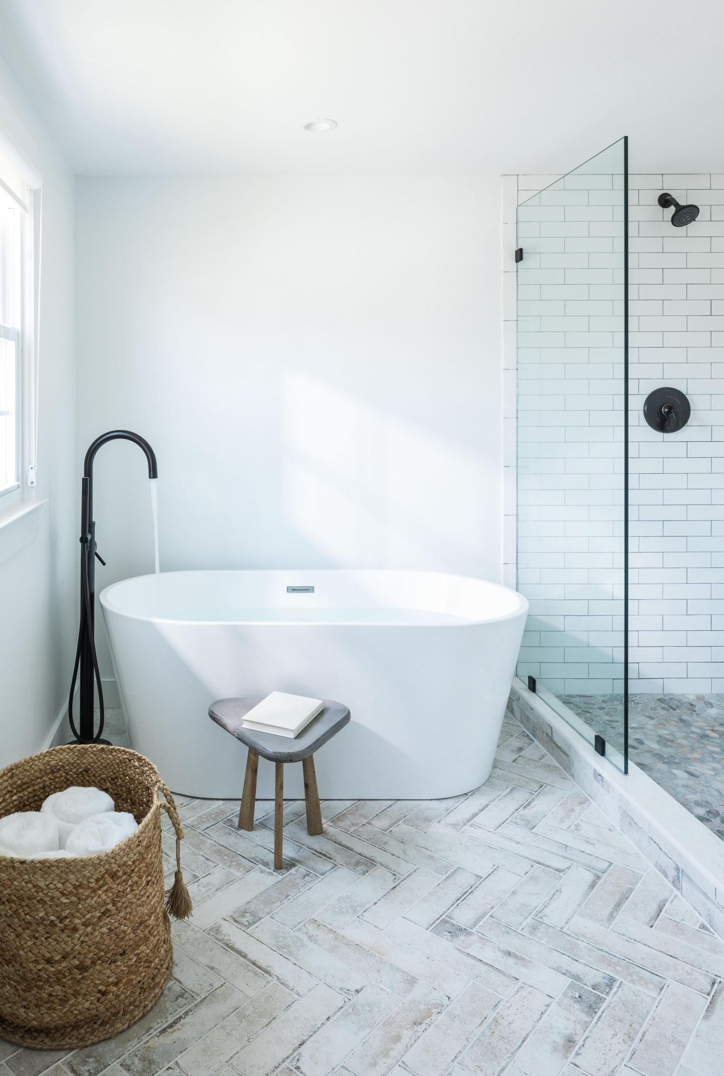 The Coonamessett - Guest Room Bath