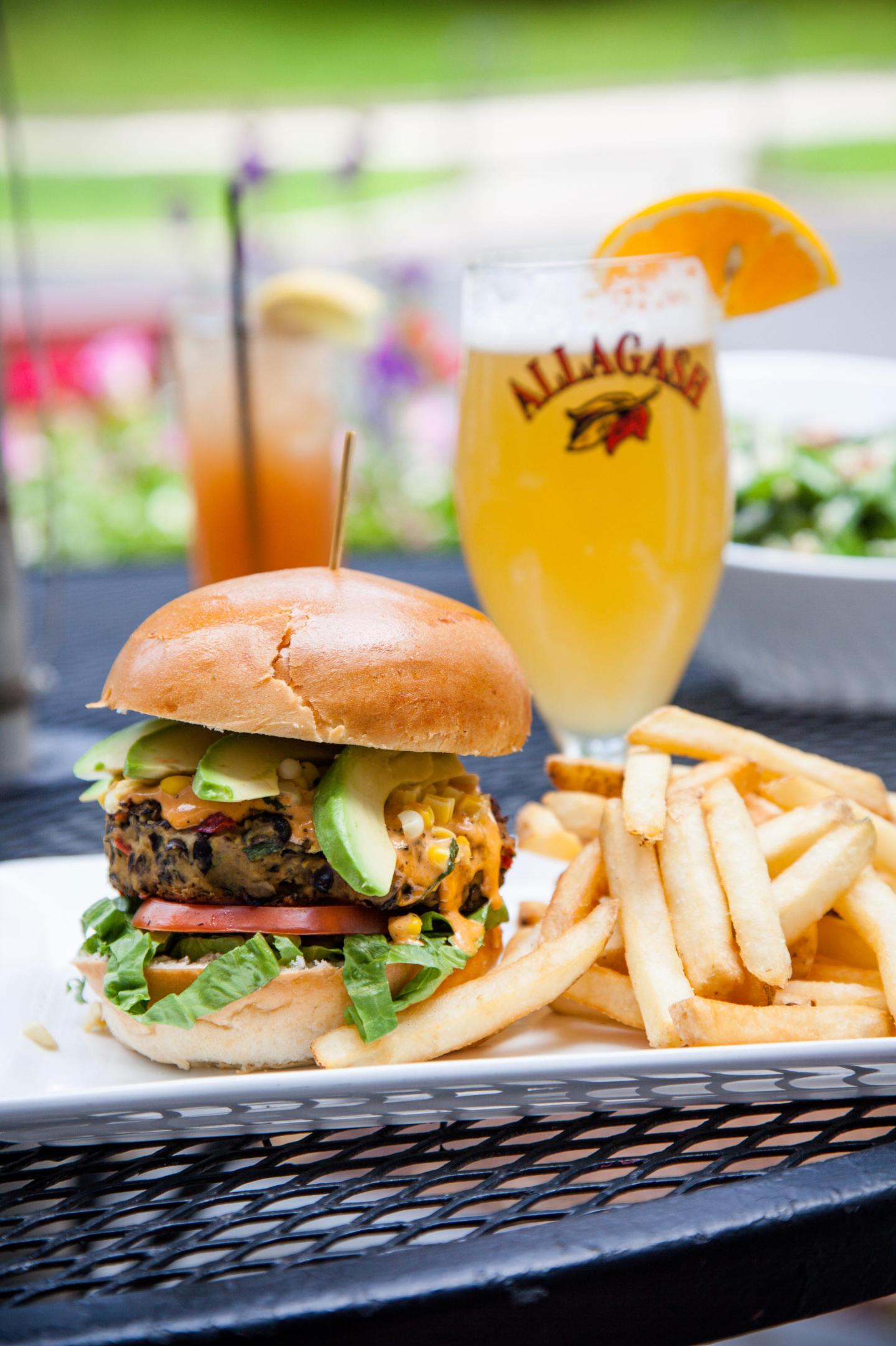 Concord's Colonial Inn - Burger