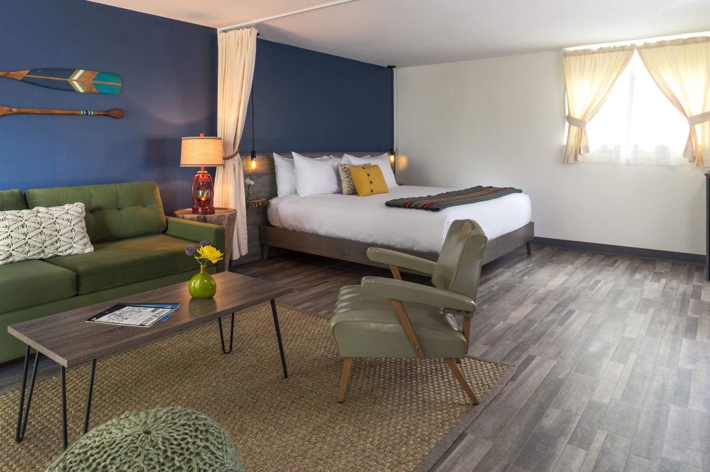 Treehouse Lodge - Canopy Room Sitting Area