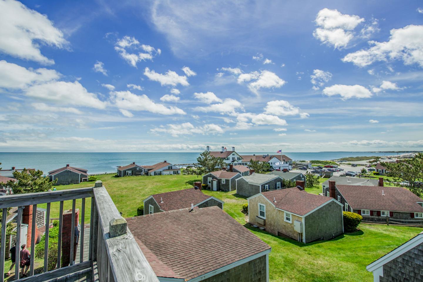 Lighthouse Inn - Cottage View