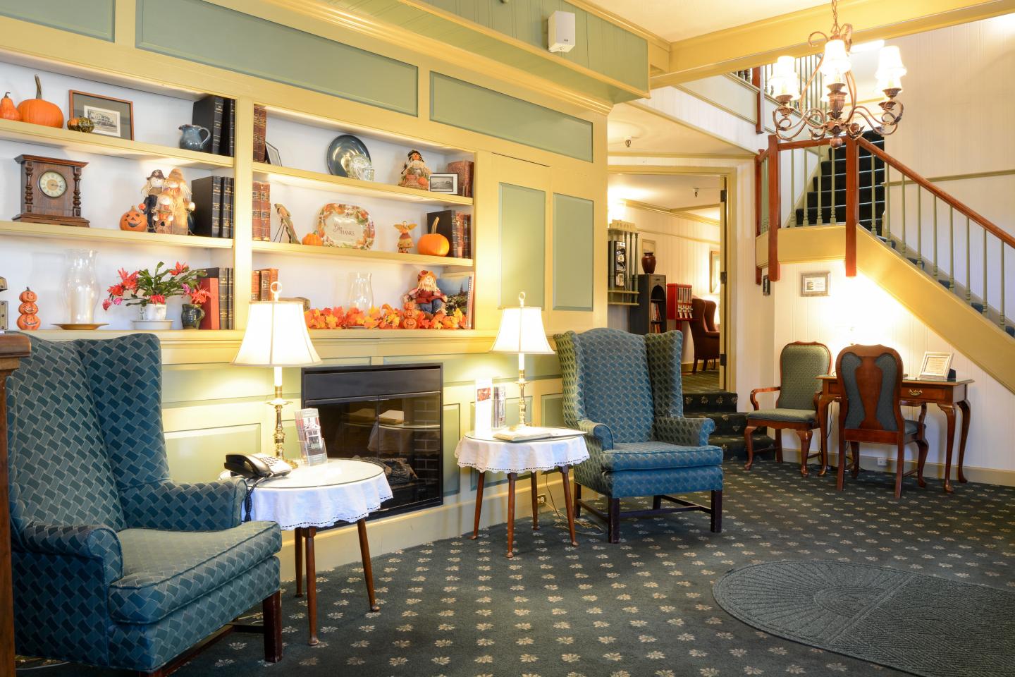 Lamie's Inn and The Old Salt Restaurant - Entryway