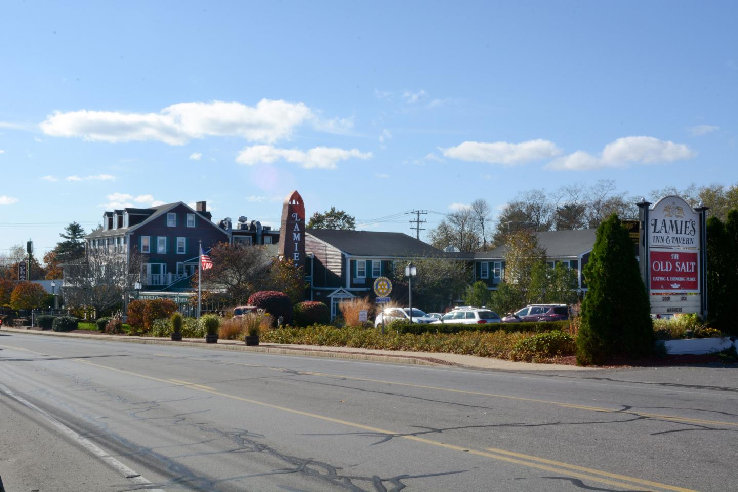 Lamie's Inn and The Old Salt Restaurant - Exterior