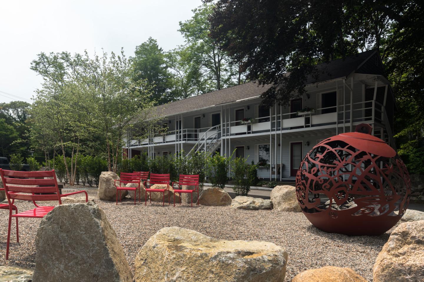 Treehouse Lodge - Exterior