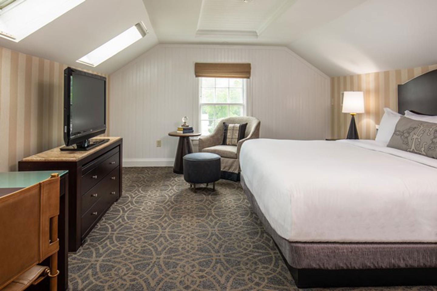 Equinox - Green Mountain Guest Room