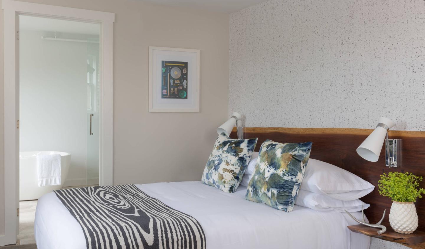 Field Guide - Guest Room