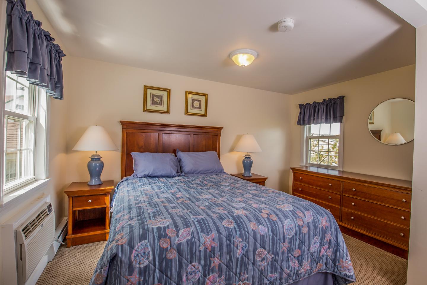 Lighthouse Inn - Guest Room