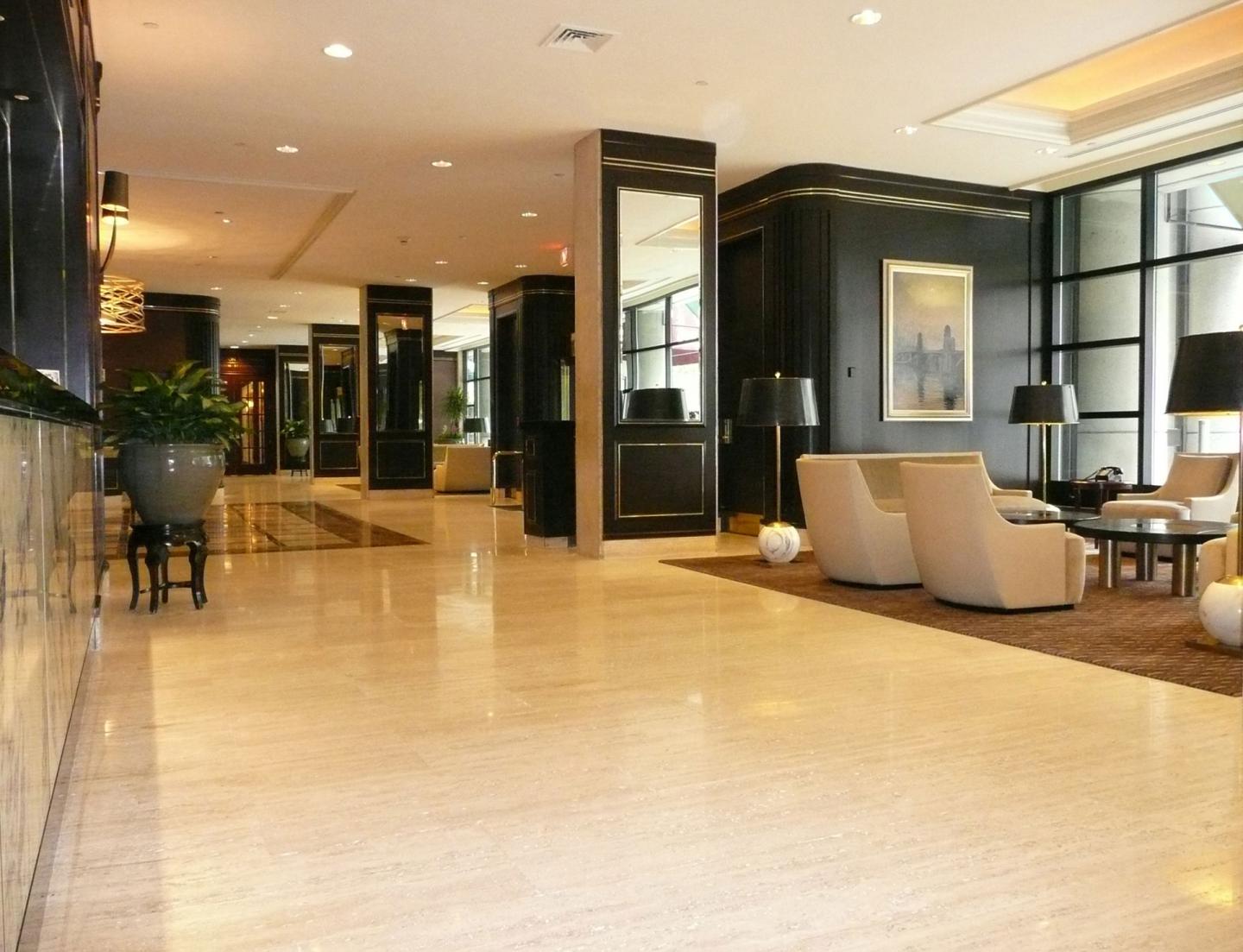 Colonnade Hotel - Lobby