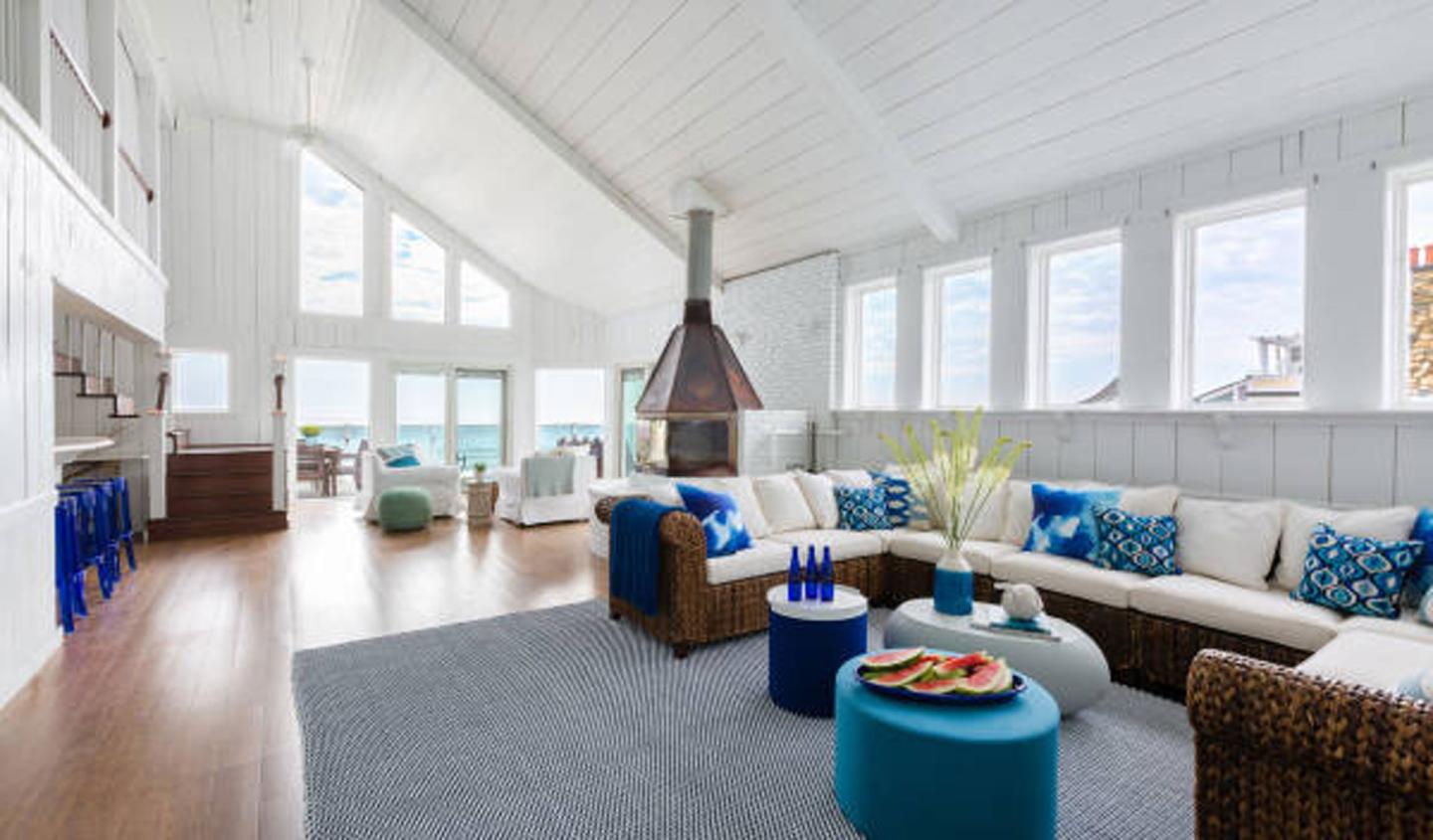 Blue - Inn on the Beach - Lounge