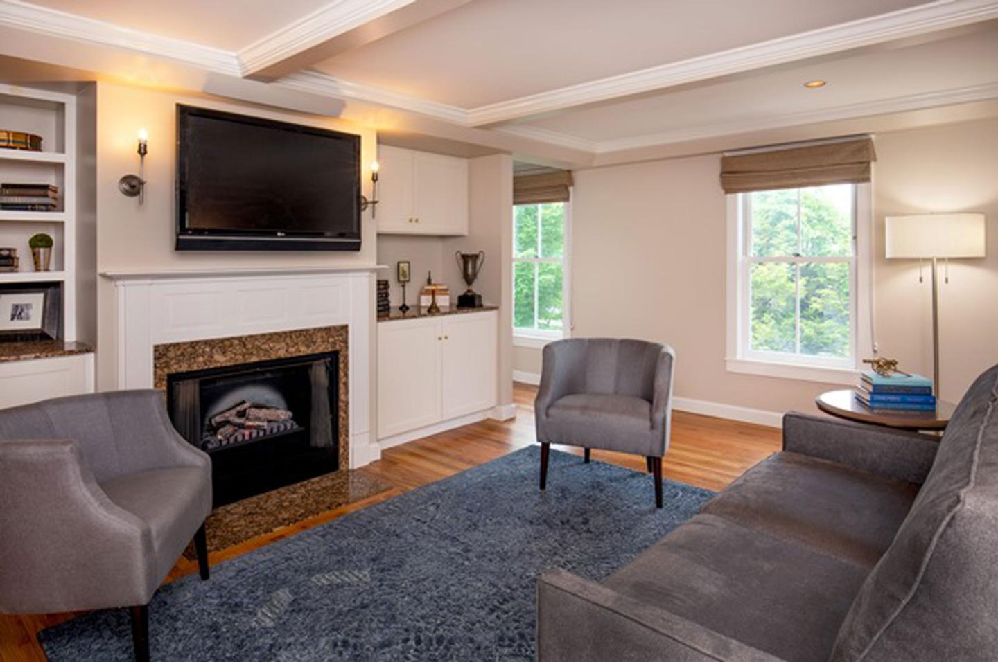 Equinox - Mickey Finn Parlor