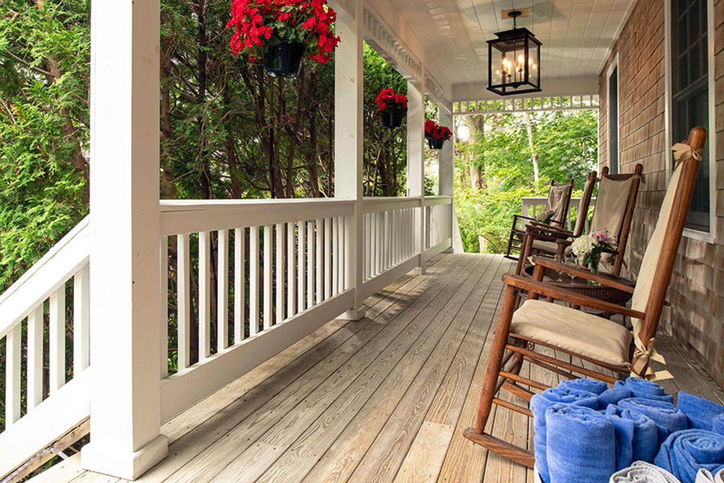 Palmer House Inn - Porch