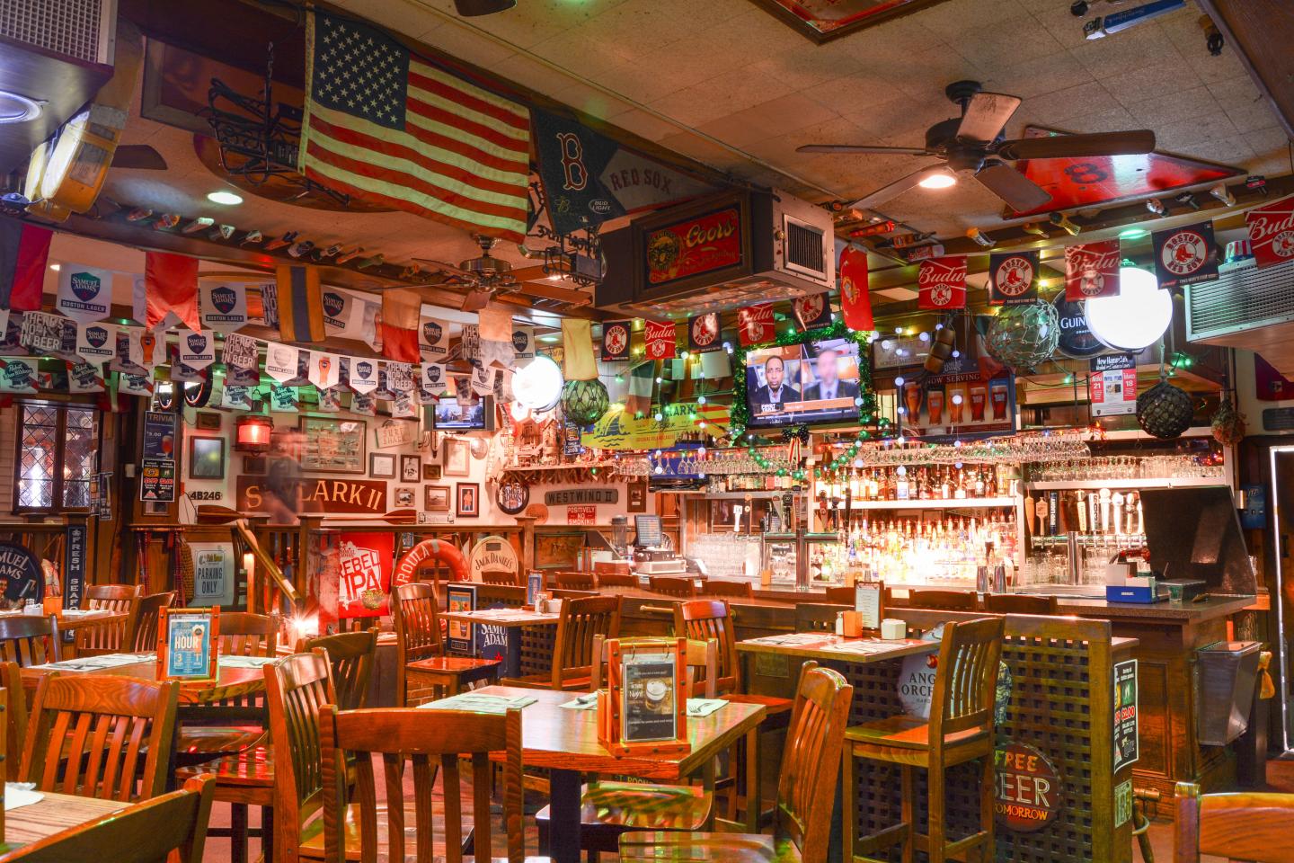 Lamie's Inn and The Old Salt Restaurant - Pub