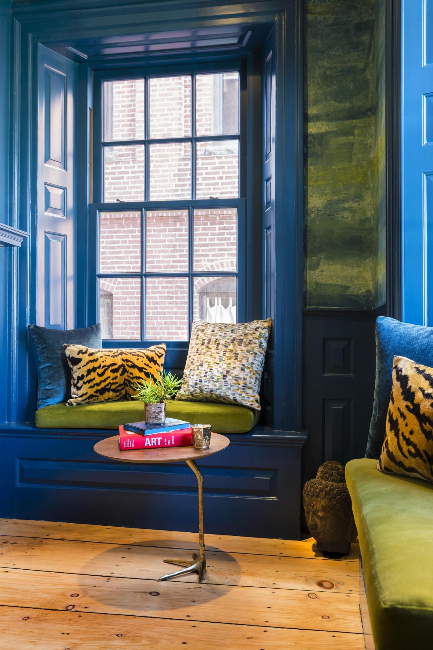 The Merchant - Reading Nook