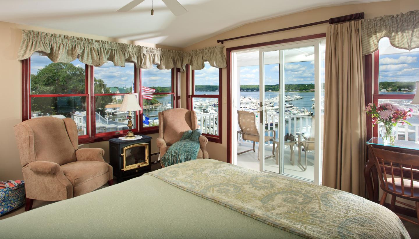 Inn at Harbor Hill Marina - Guest Room
