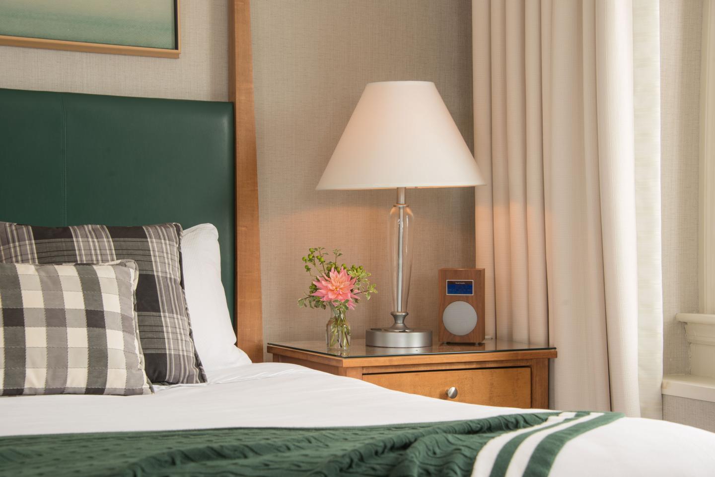 Hanover Inn Dartmouth - Guest Room