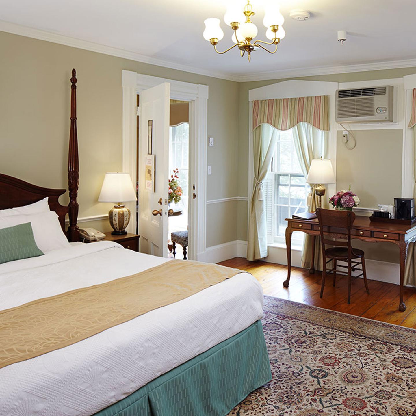 Concord's Colonial Inn - Guest Room