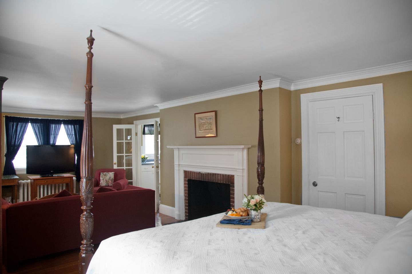 Concord's Colonial Inn - Guest Room