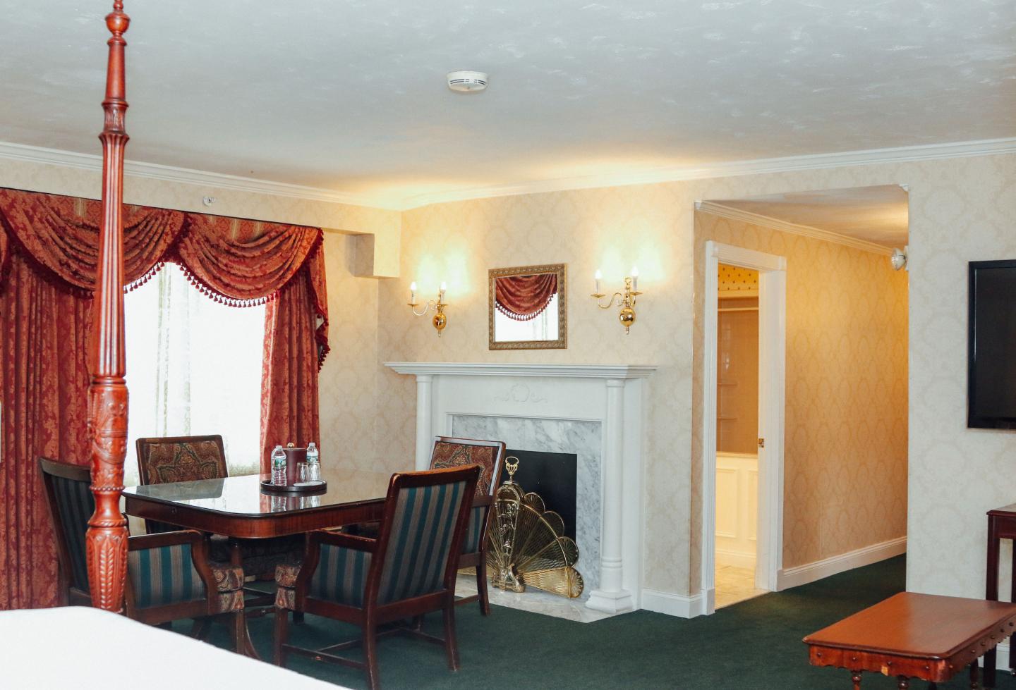 Concord's Colonial Inn - Guest Room