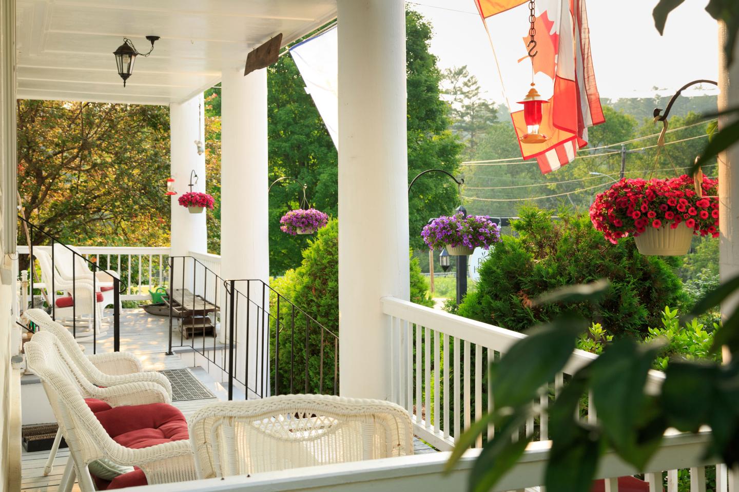Rabbit Hill Inn - Front Porch