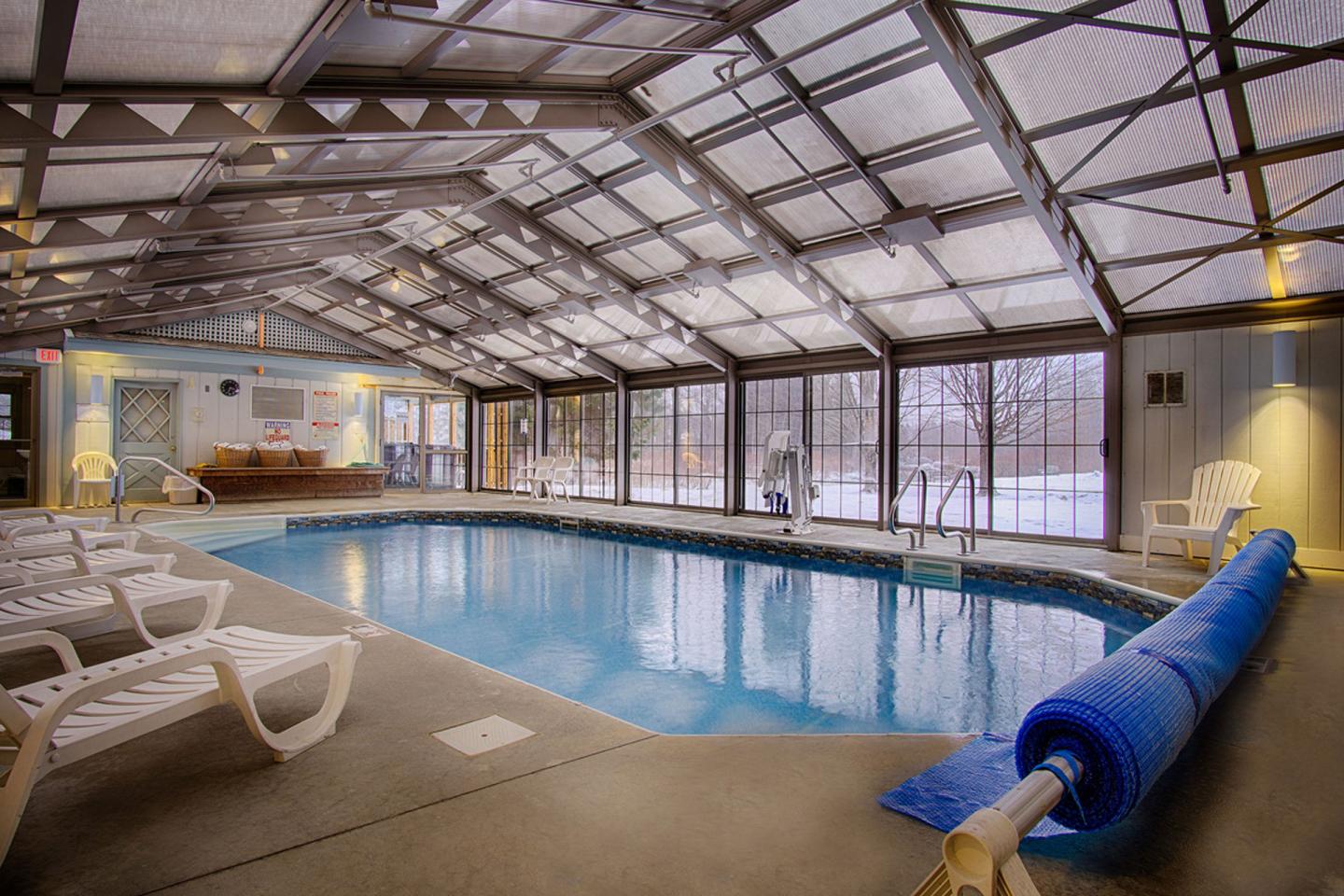 Sun & Ski Inn and Suites - Pool