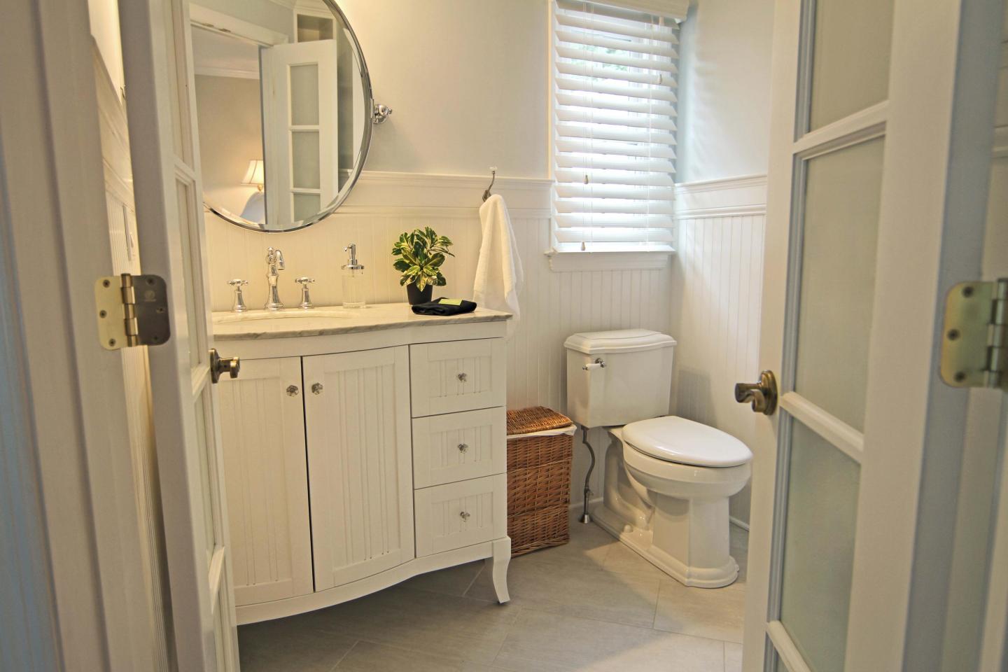 Room 1 Bath