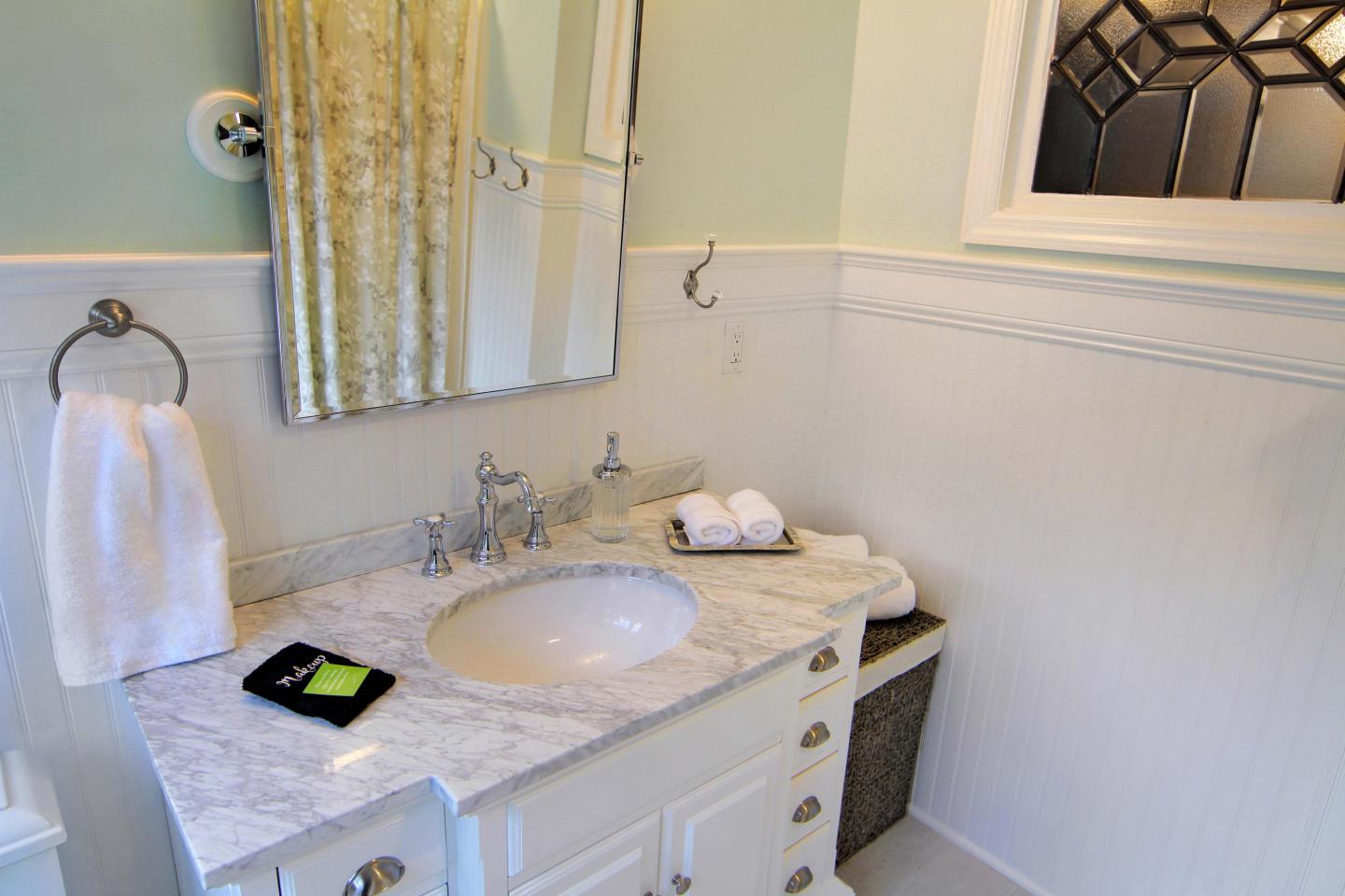 Room 11 Bath