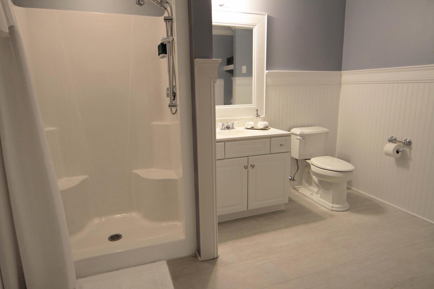 Room 15 Bath