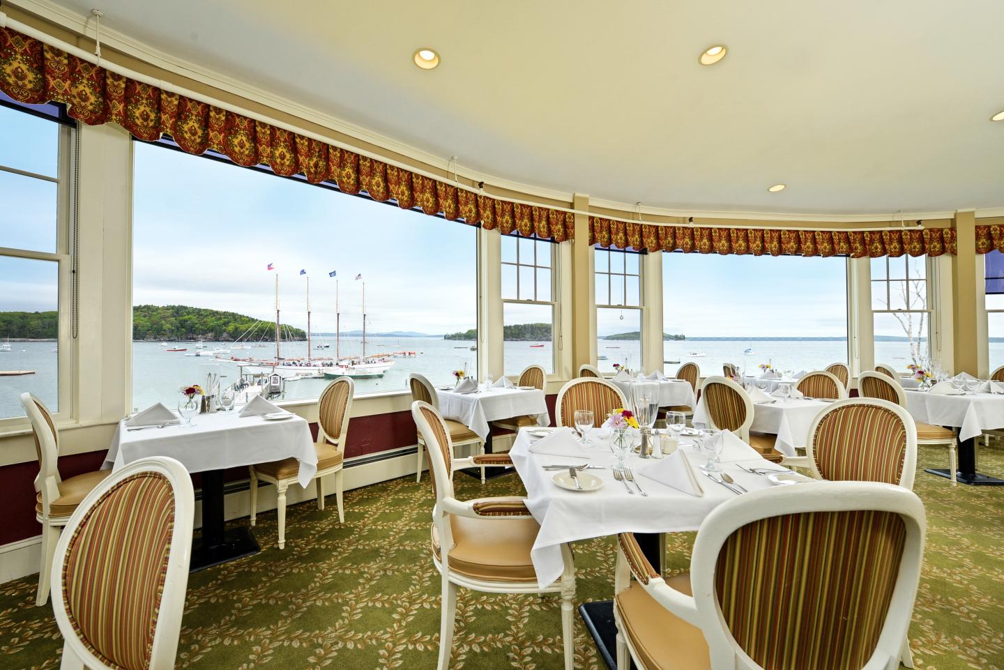 Bar Harbor Inn Reading Room Restaurant