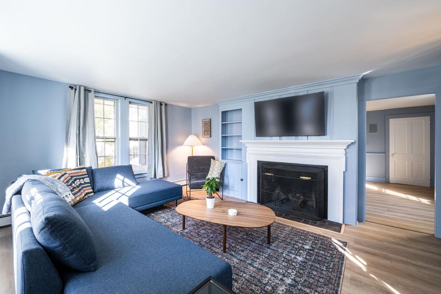 Riverhouse by Weekender - Guesthouse Living Room