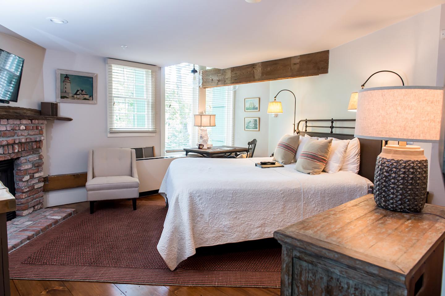 Three Chimneys Inn ~ ffrost Sawyer Tavern Room 22