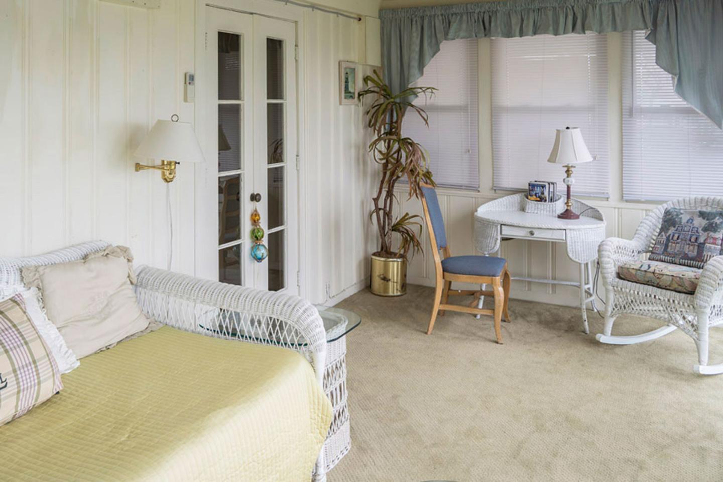 Yankee Clipper Inn - Guest Room