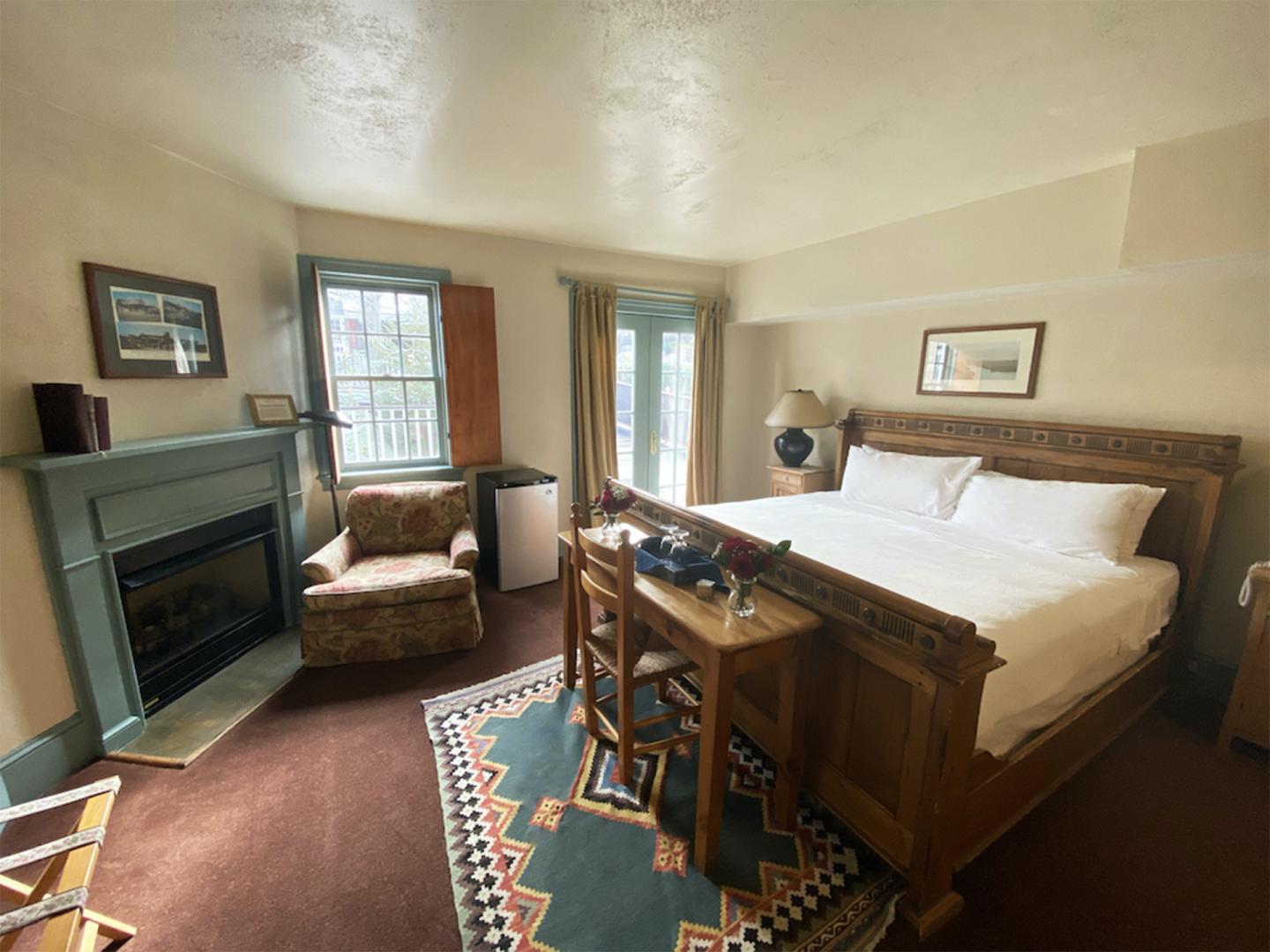 Red Lion Inn at Cohasset Village - guest room