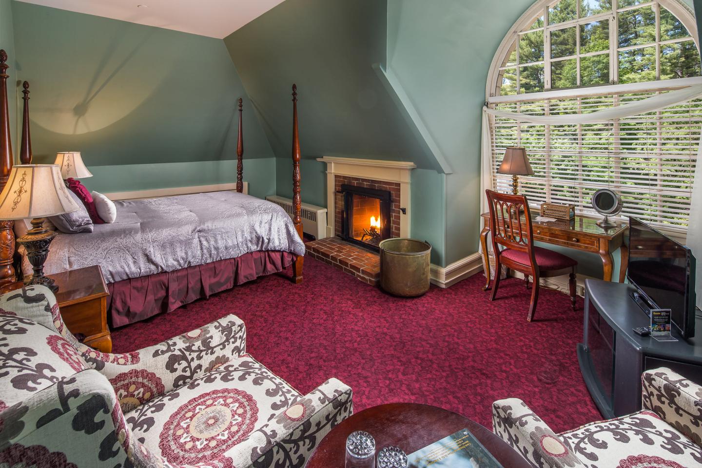 Stonehurst Manor - Guest Room