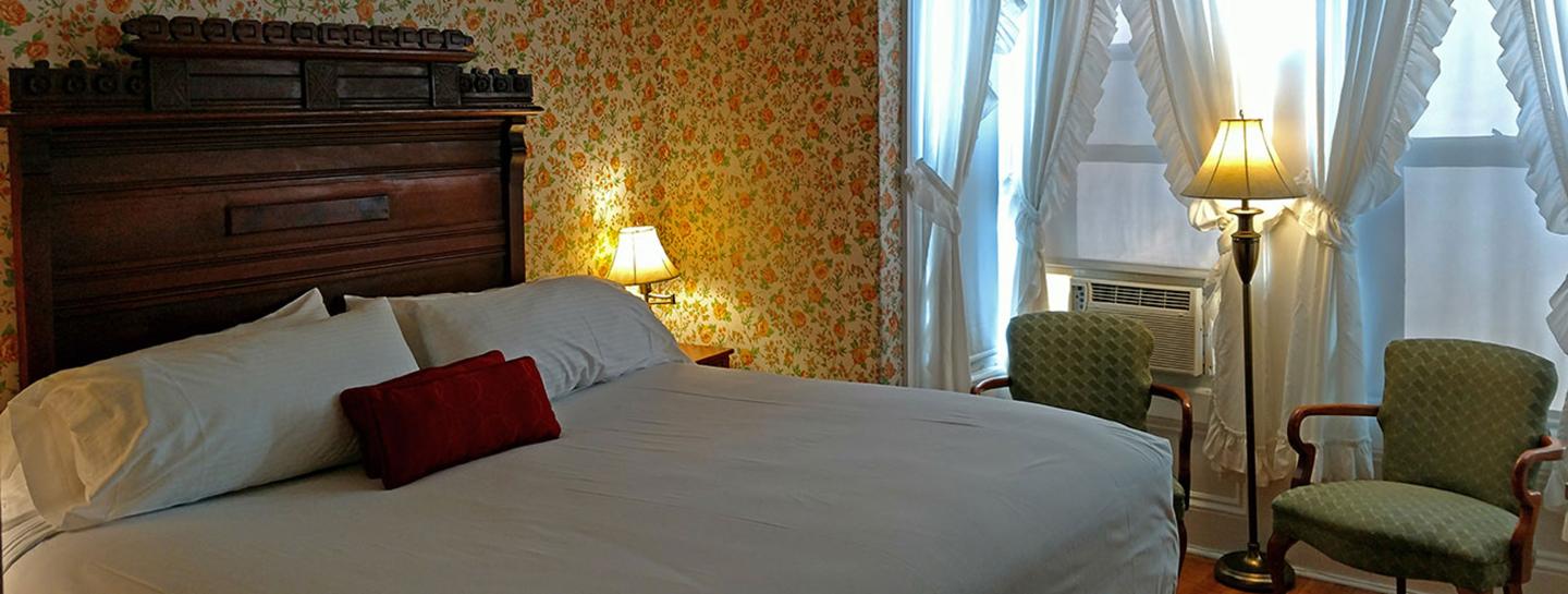 Thayers Inn - Guest Room