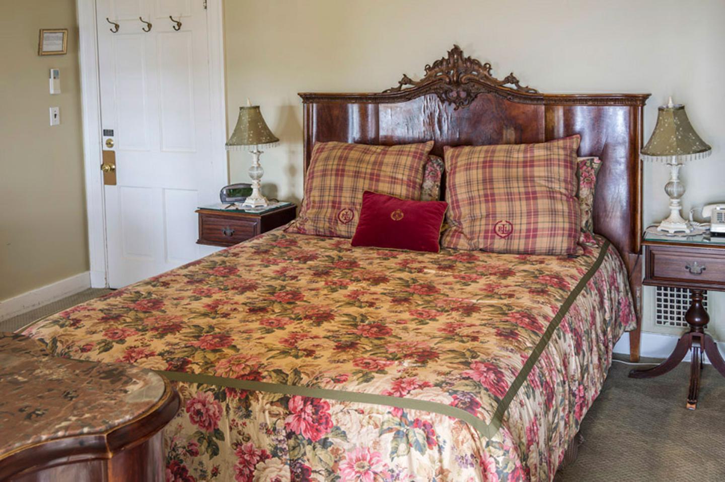 Yankee Clipper Inn - Guest Room